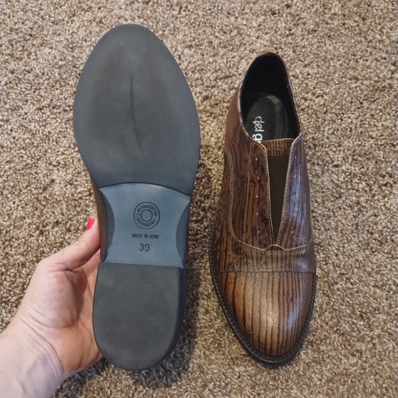 Enrico DelGatto NWOT brown wood embossed leather slip-on laceless loafers - Picture 11 of 13